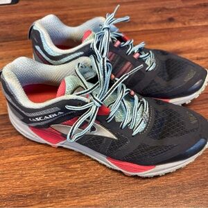 Brooks Cascadia 11 size 8.5